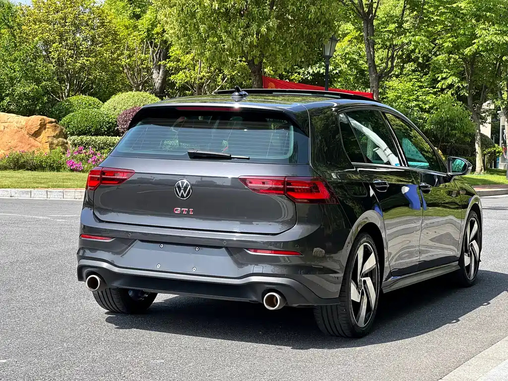 VOLKSWAGEN GOLF 2022