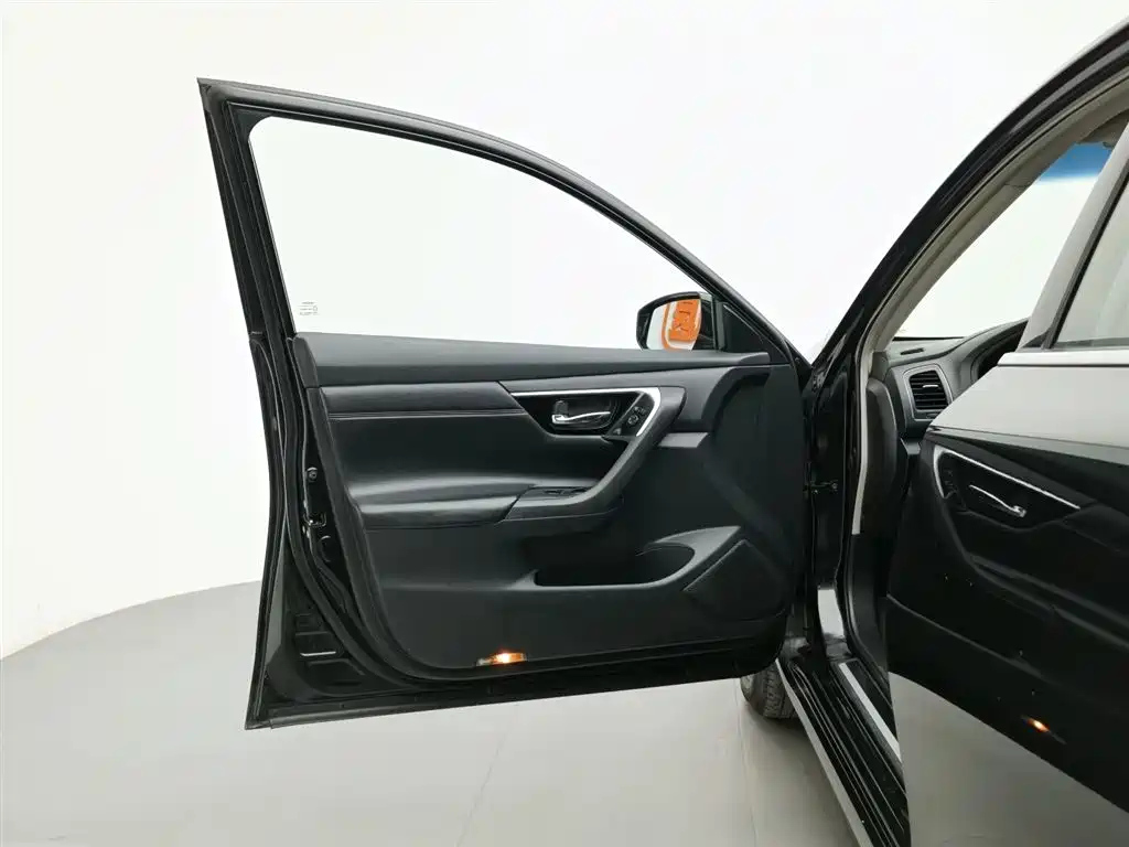 NISSAN TEANA 2018