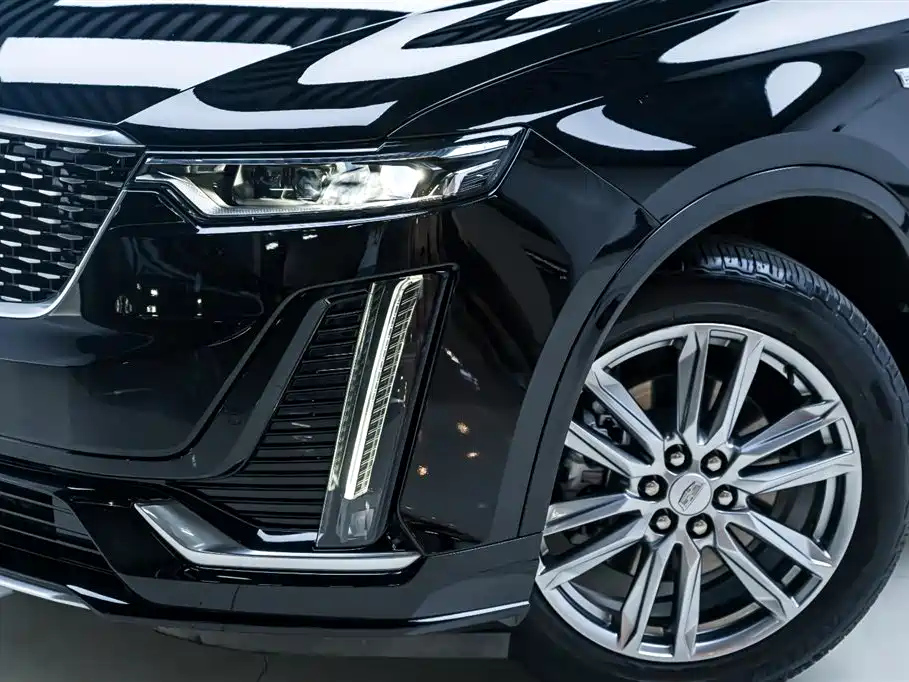 CADILLAC XT6 2021