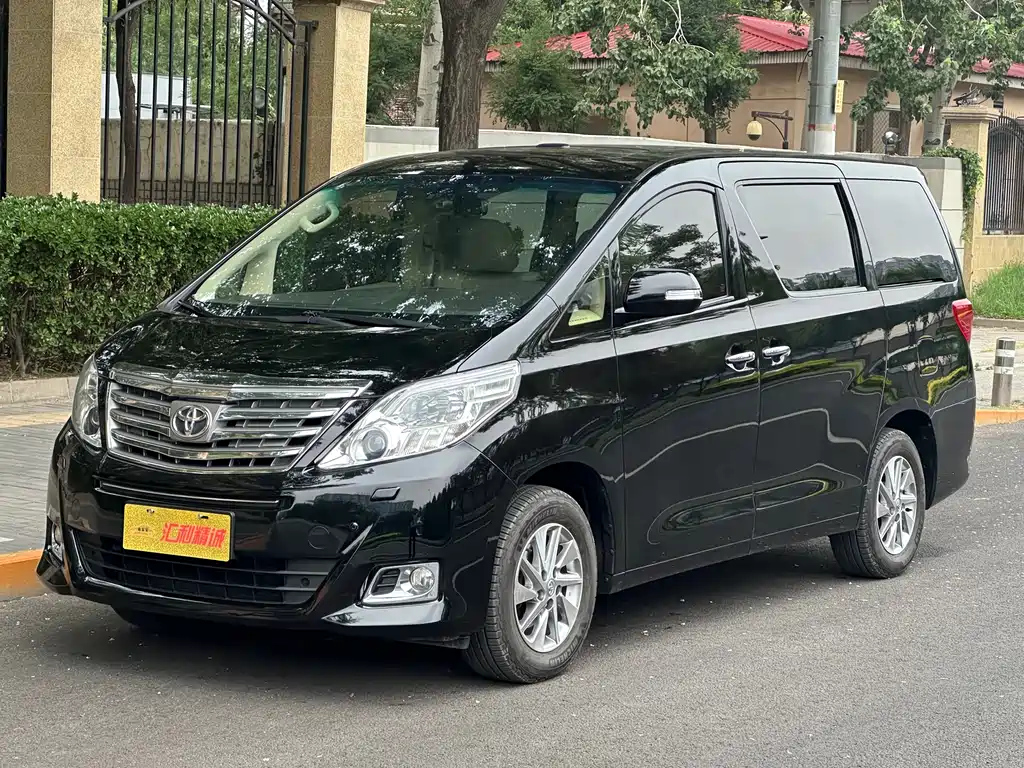 TOYOTA ALPHARD 2012