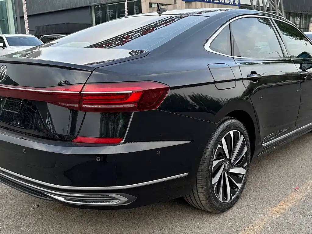 VOLKSWAGEN PASSAT 2022