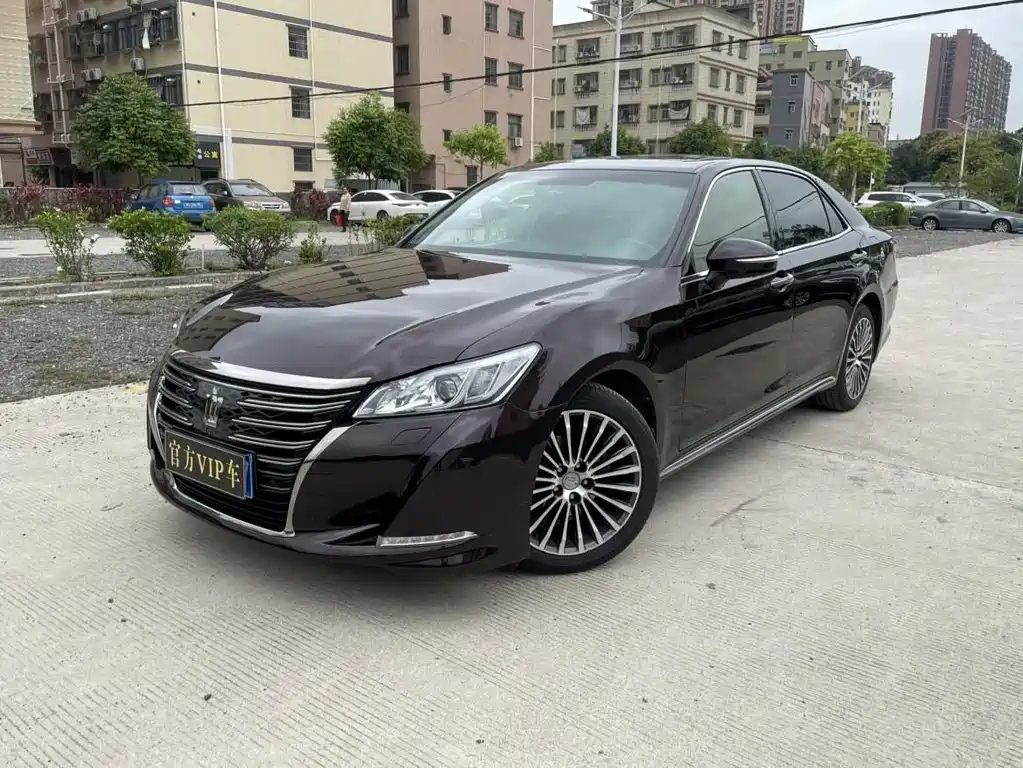 TOYOTA CROWN 2018