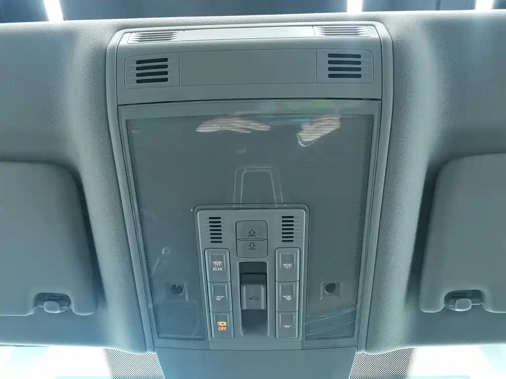 VOLKSWAGEN MAGOTAN 2020