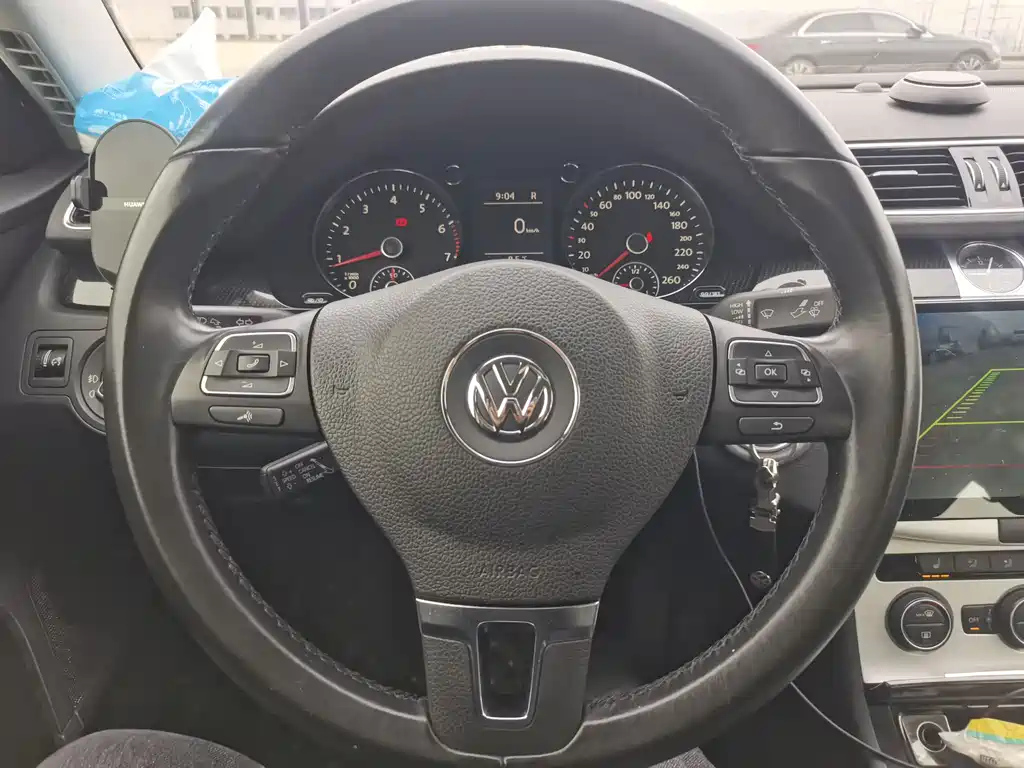 VOLKSWAGEN MAGOTAN 2014
