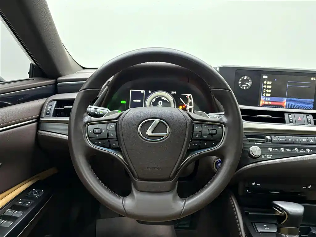 LEXUS ES 2021