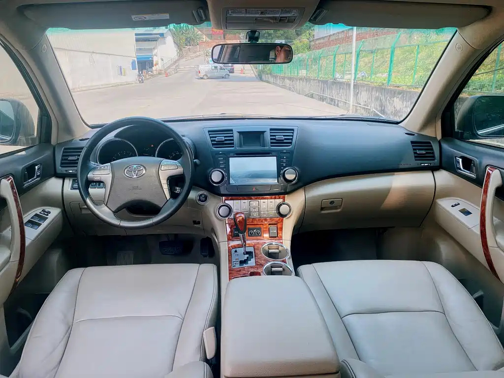 TOYOTA HIGHLANDER 2012
