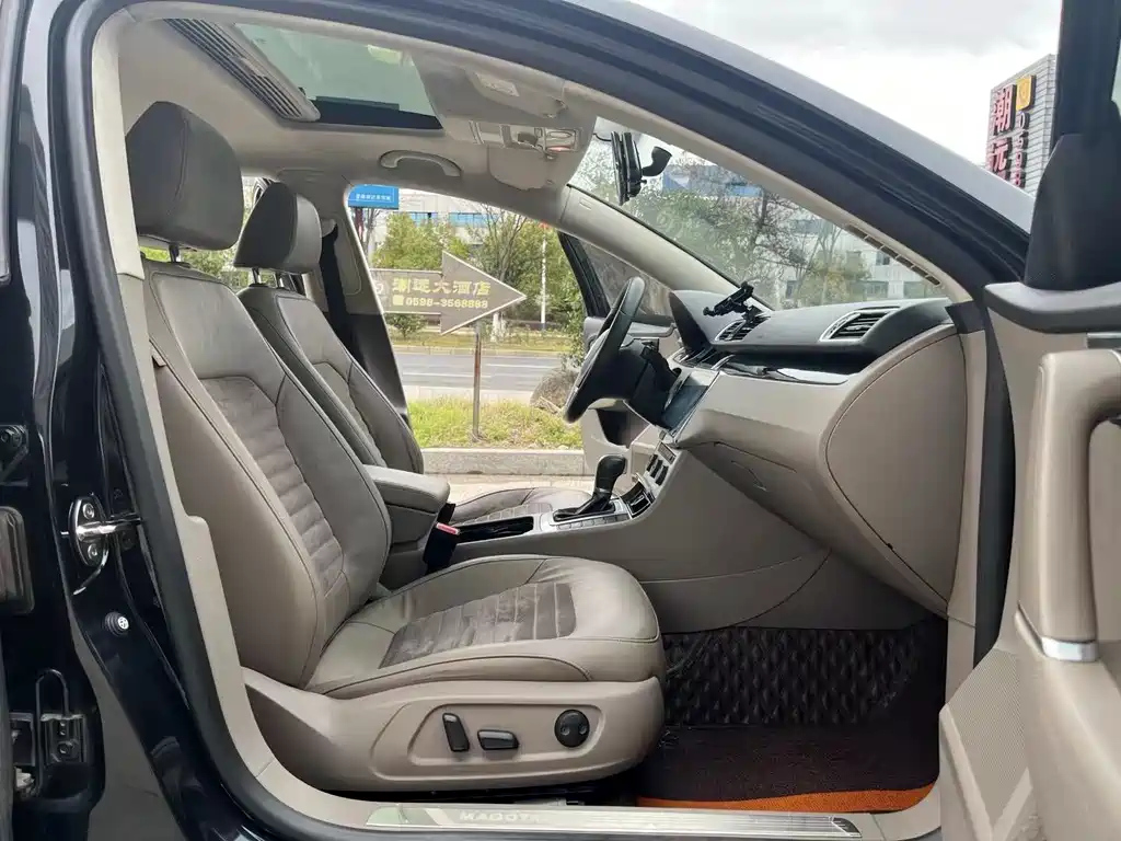VOLKSWAGEN MAGOTAN 2016