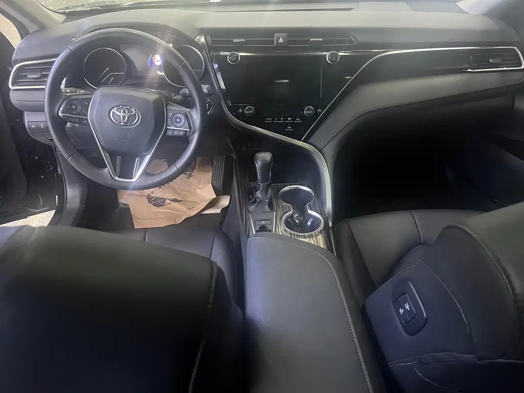 TOYOTA CAMRY 2020