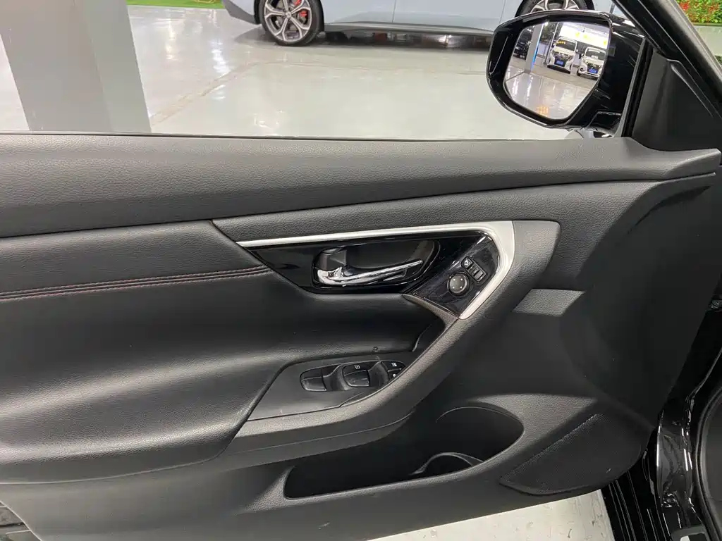 NISSAN TEANA 2017