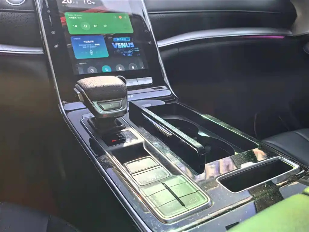 ROEWE RX5 MAX 2021