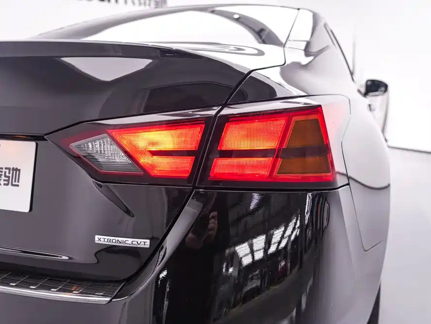 NISSAN TEANA 2020