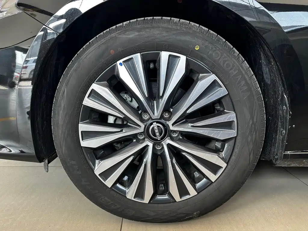 NISSAN TEANA 2023