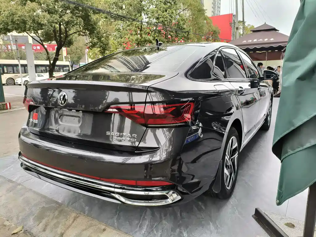 VOLKSWAGEN SAGITAR 2022