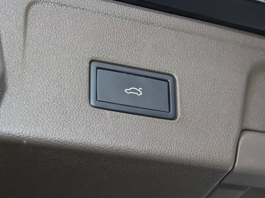 VOLKSWAGEN VILORAN 2022