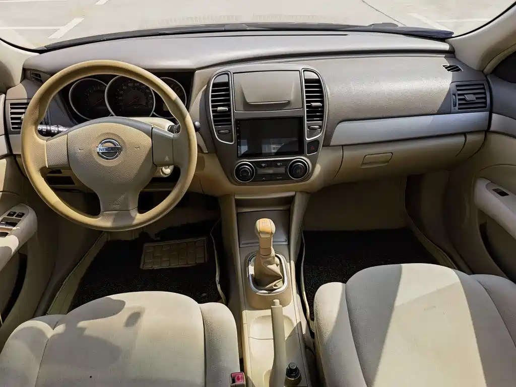 NISSAN SYLPHY 2014