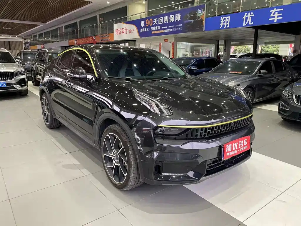 LYNK&CO 05 2022