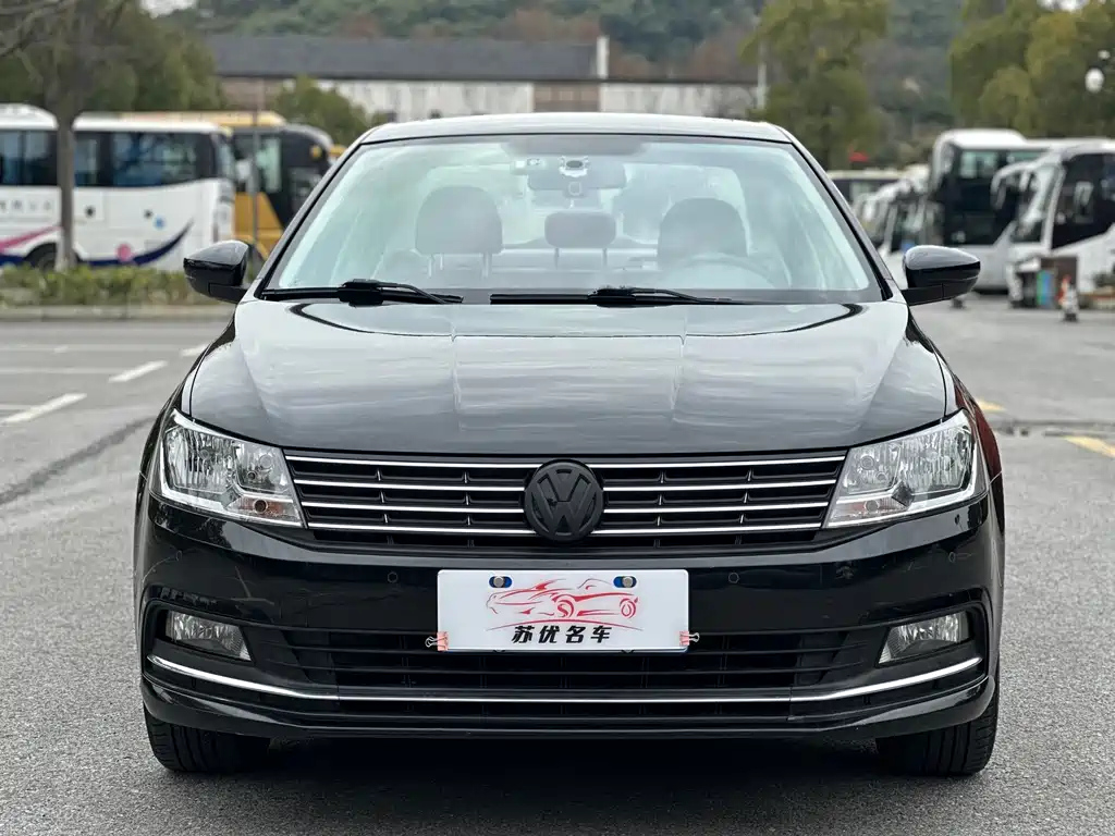 VOLKSWAGEN LAVIDA 2016