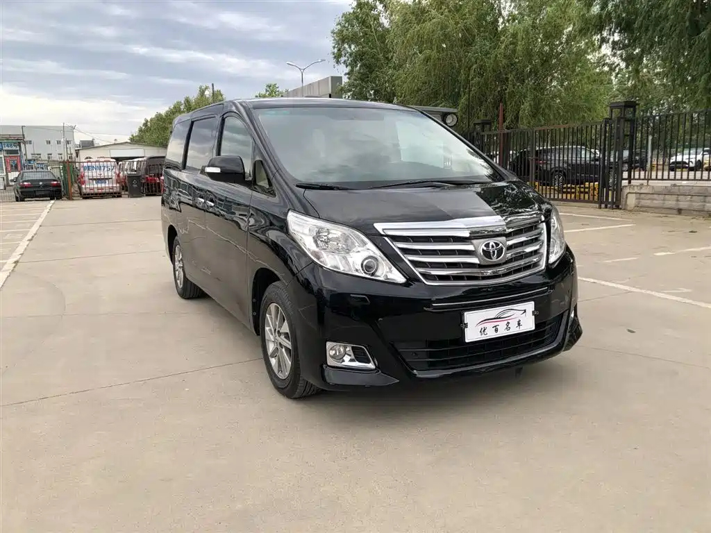 TOYOTA ALPHARD 2012