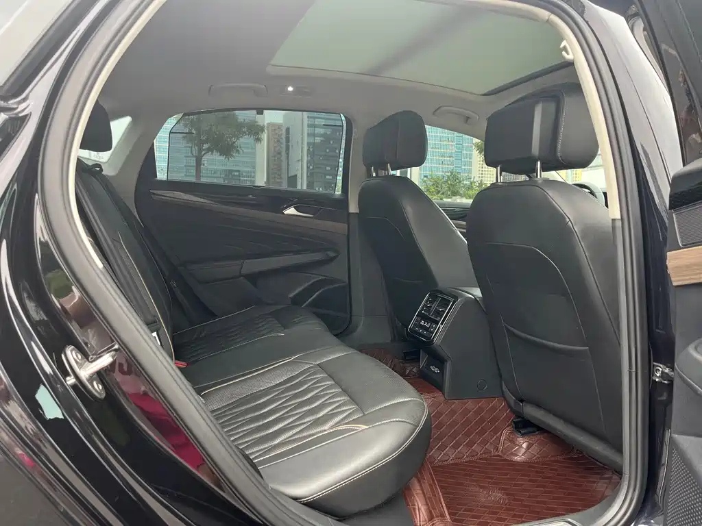 VOLKSWAGEN PASSAT 2020