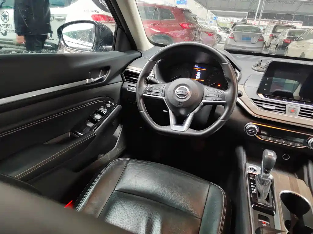 NISSAN TEANA 2021