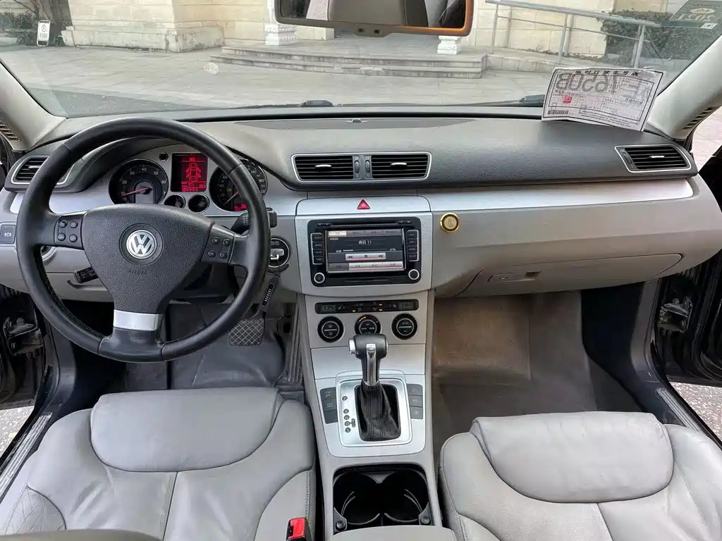 VOLKSWAGEN MAGOTAN 2010