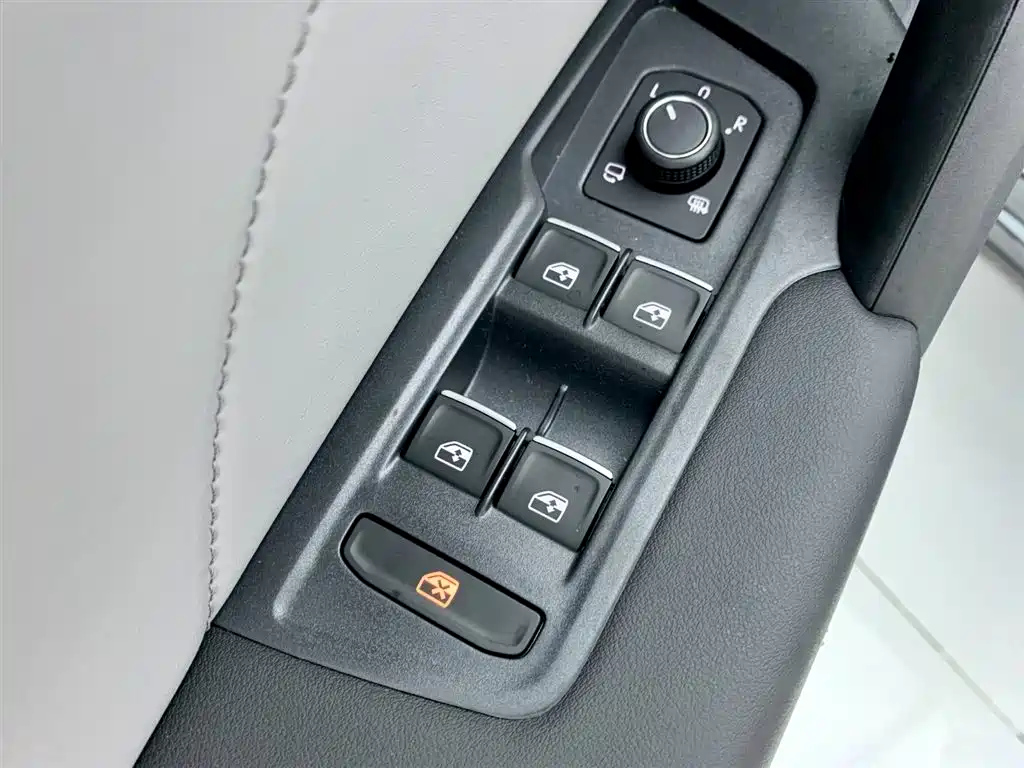 VOLKSWAGEN TAYRON 2023