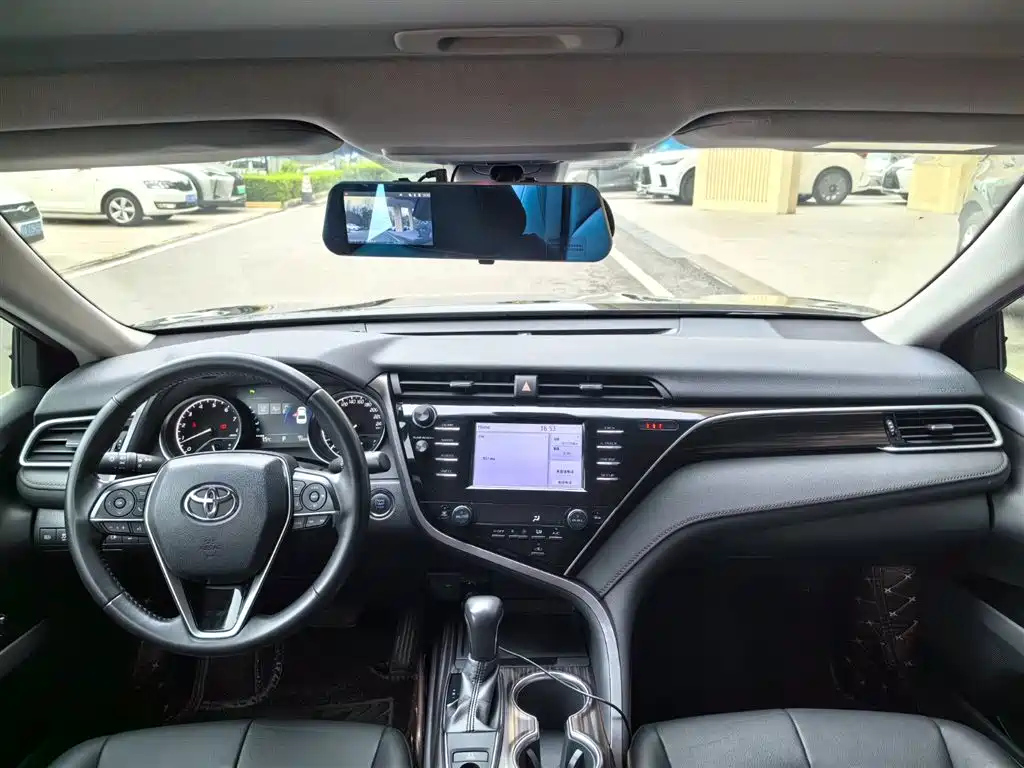 TOYOTA CAMRY 2018