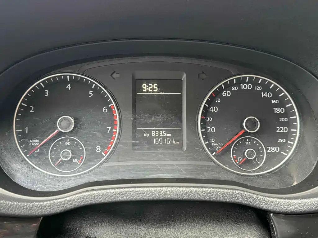 VOLKSWAGEN PASSAT 2013
