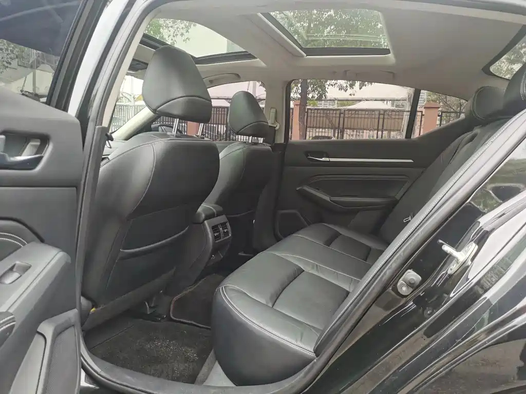 NISSAN TEANA 2019