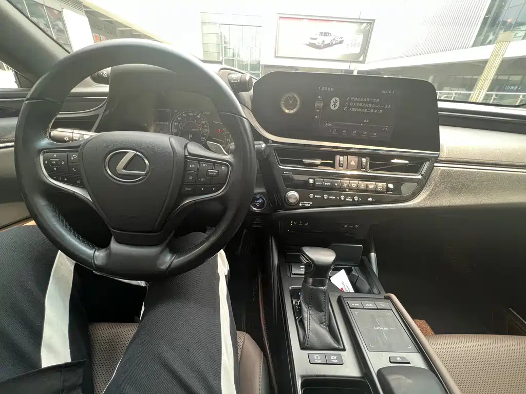 LEXUS ES 2022