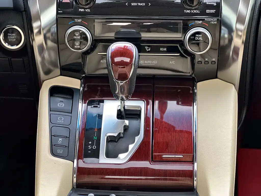 TOYOTA ALPHARD 2017
