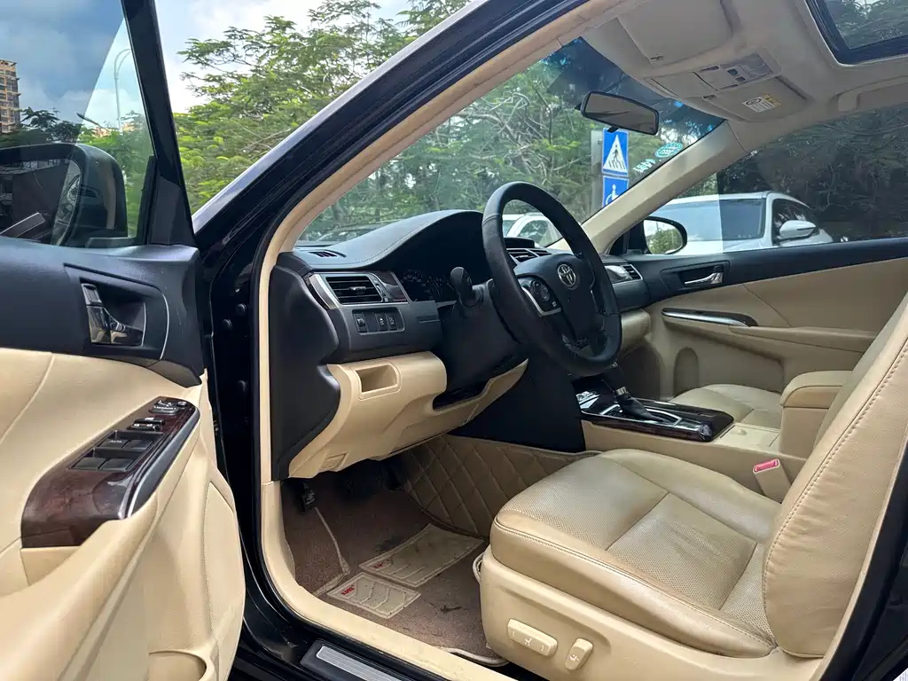 TOYOTA CAMRY 2017