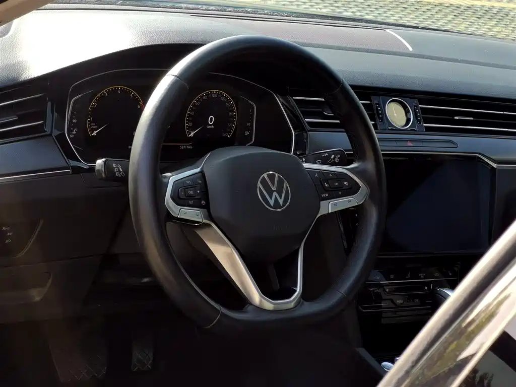 VOLKSWAGEN MAGOTAN 2022