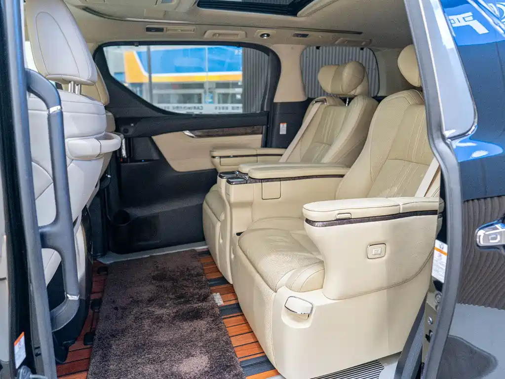 TOYOTA ALPHARD 2018