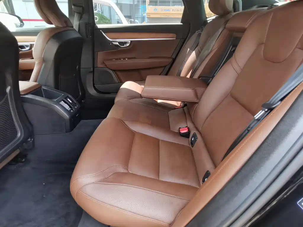 VOLVO S90 2022