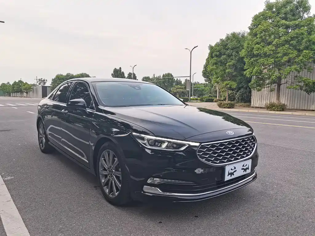 FORD TAURUS 2020