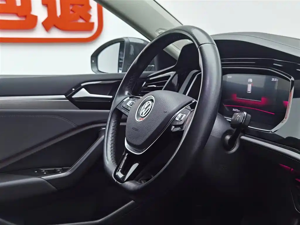VOLKSWAGEN SAGITAR 2021