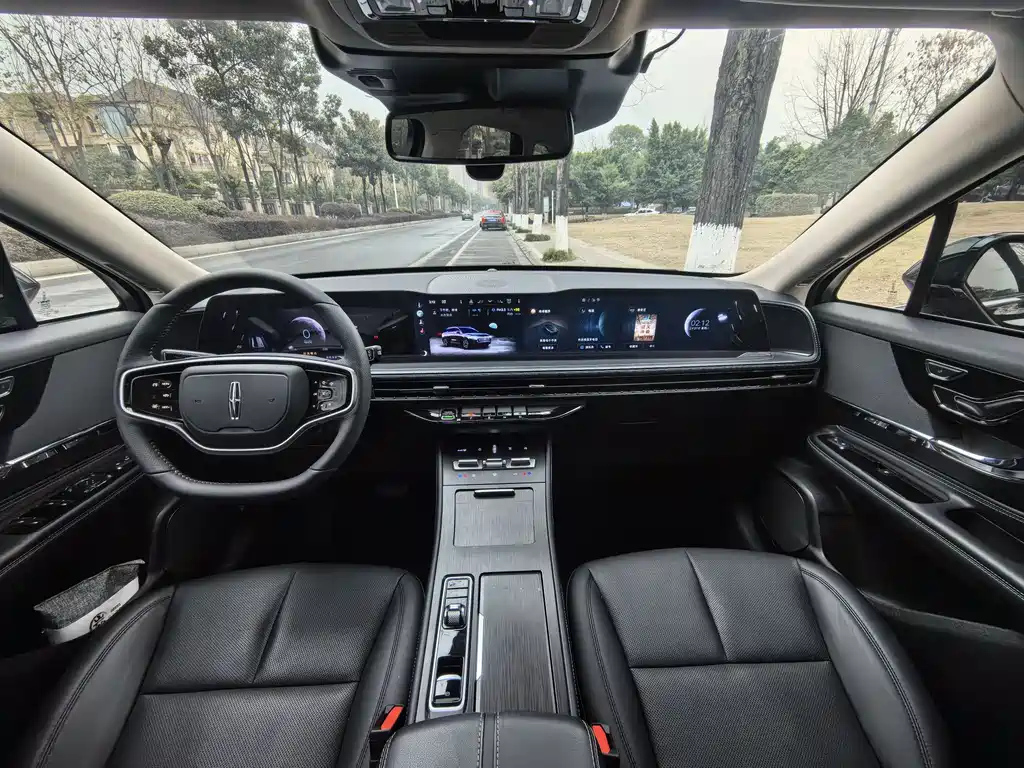 LINCOLN ADVENTURER 2023