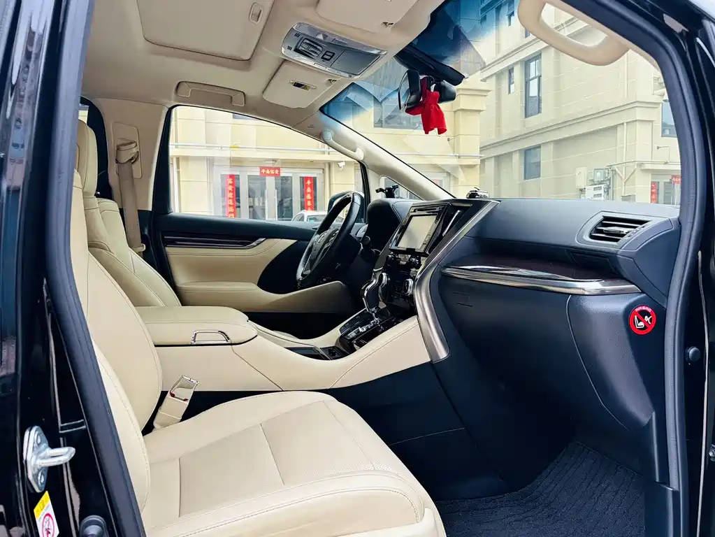 TOYOTA ALPHARD 2018