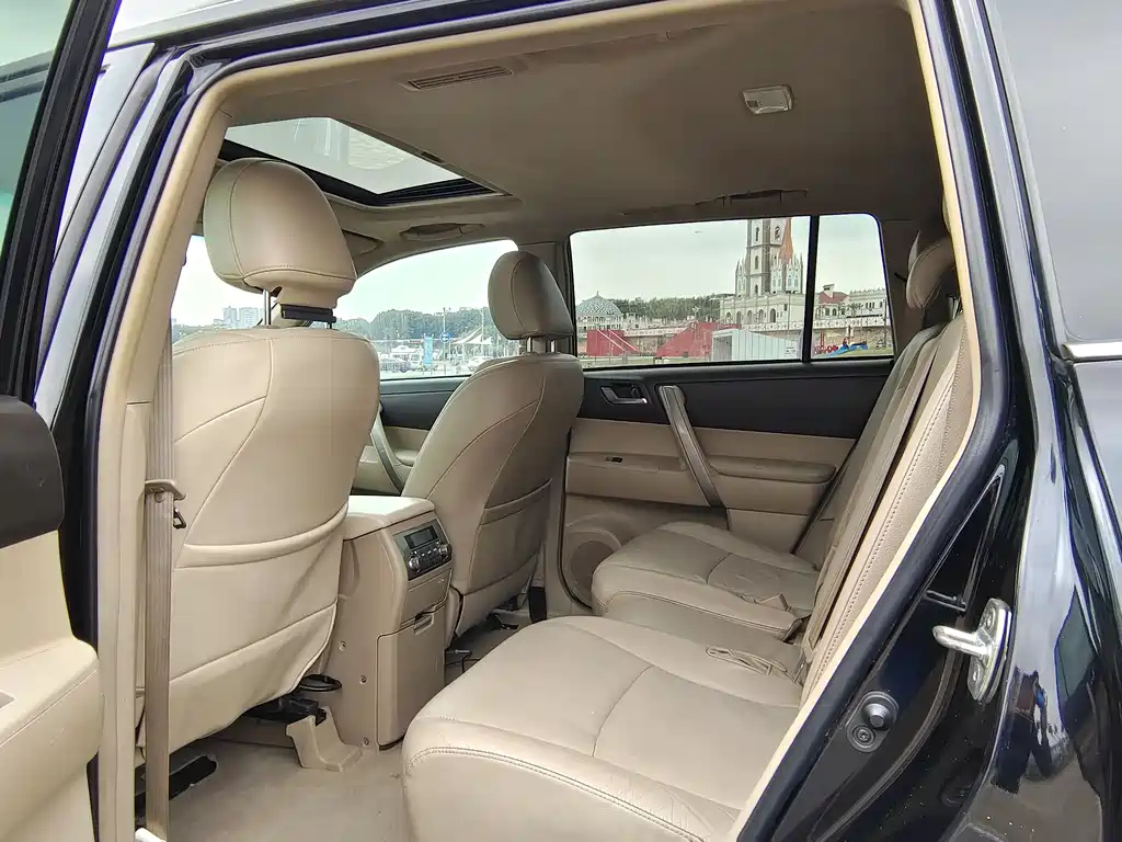 TOYOTA HIGHLANDER 2014