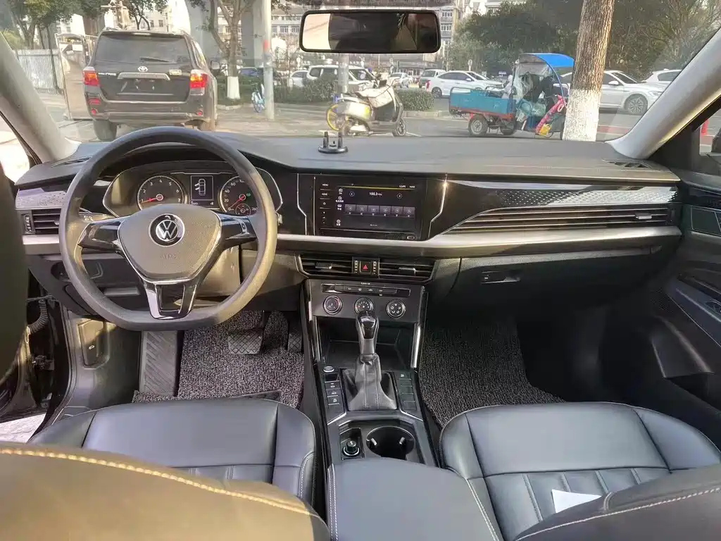 VOLKSWAGEN PASSAT 2021