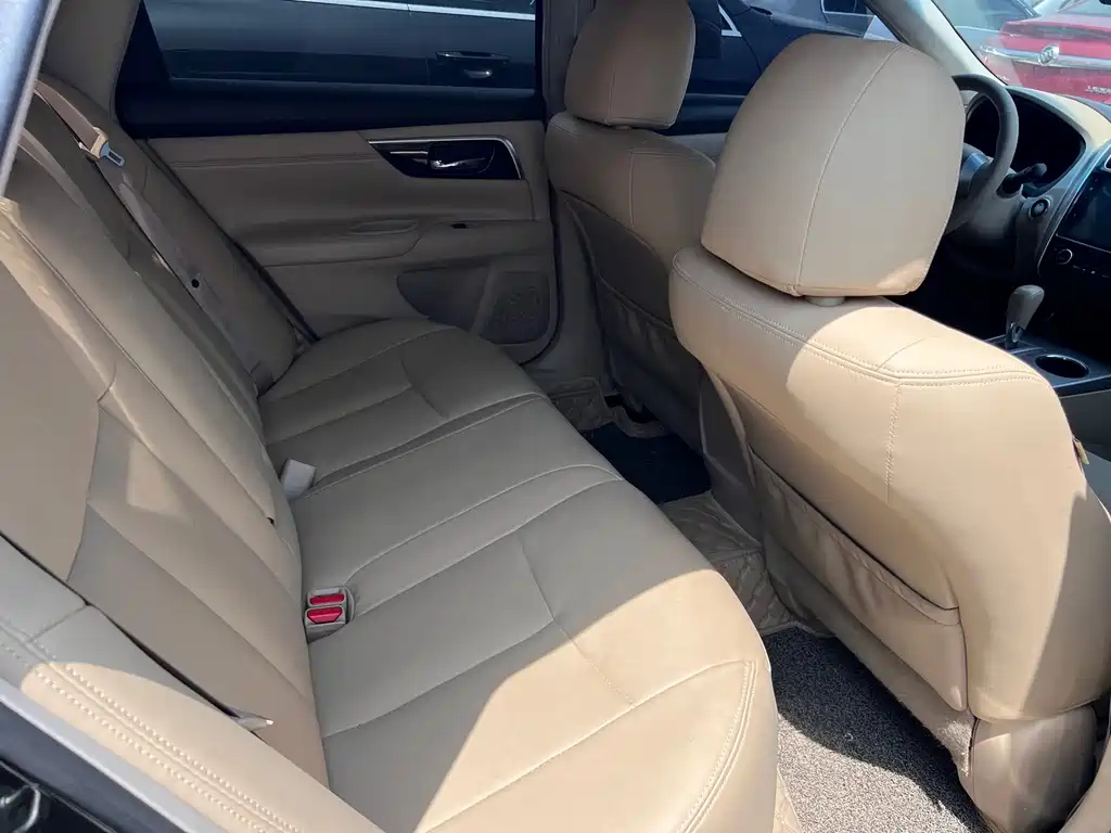 NISSAN TEANA 2019