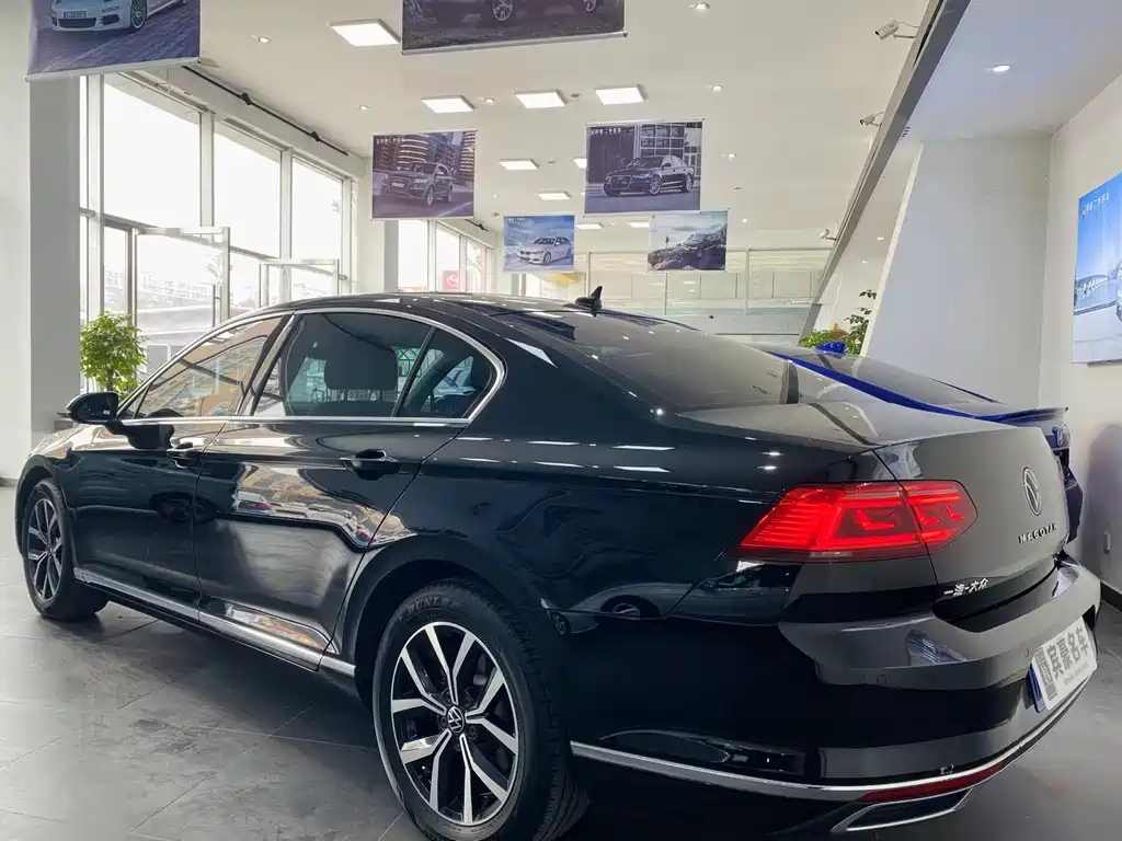 VOLKSWAGEN MAGOTAN 2021