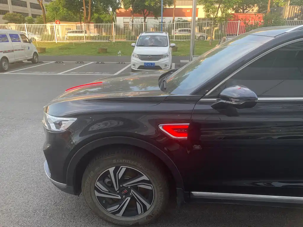 HONGQI HS5 2022