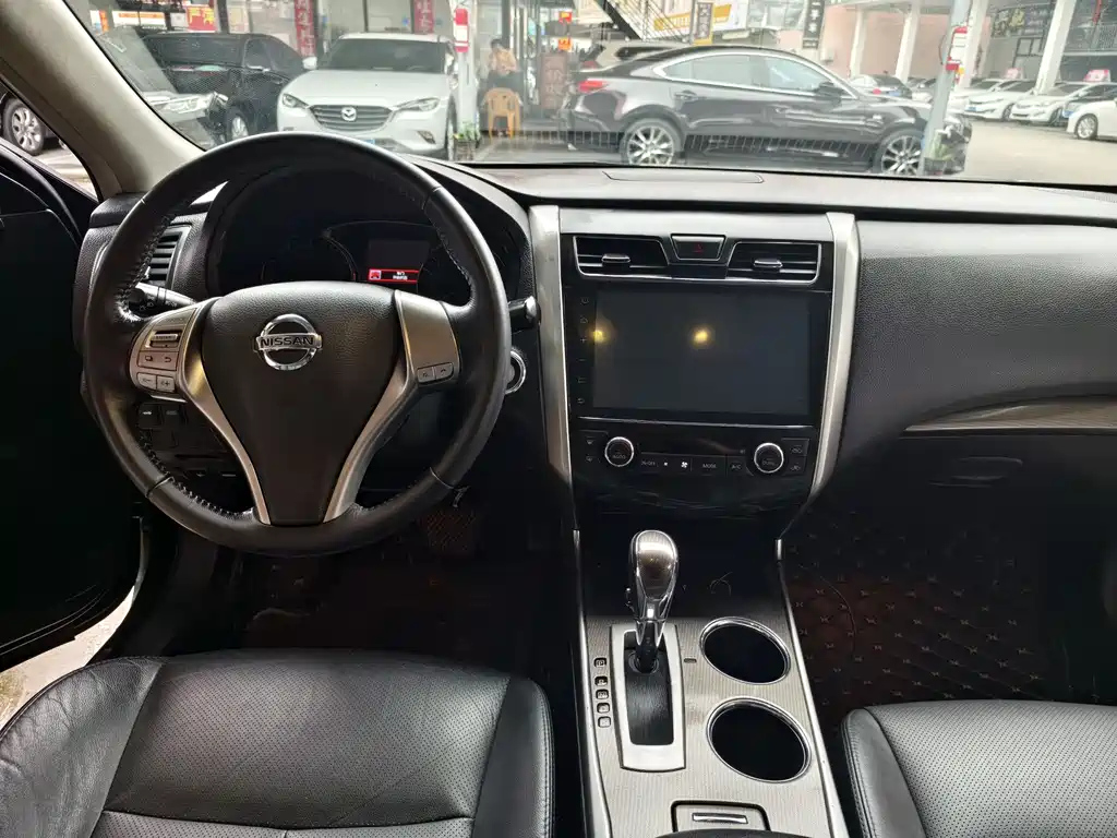NISSAN TEANA 2016