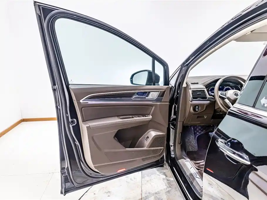 VOLKSWAGEN VILORAN 2021