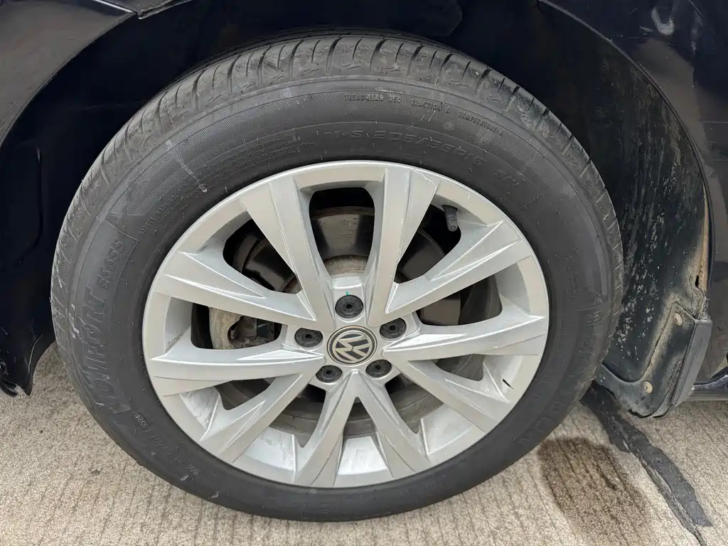 VOLKSWAGEN LAVIDA 2016