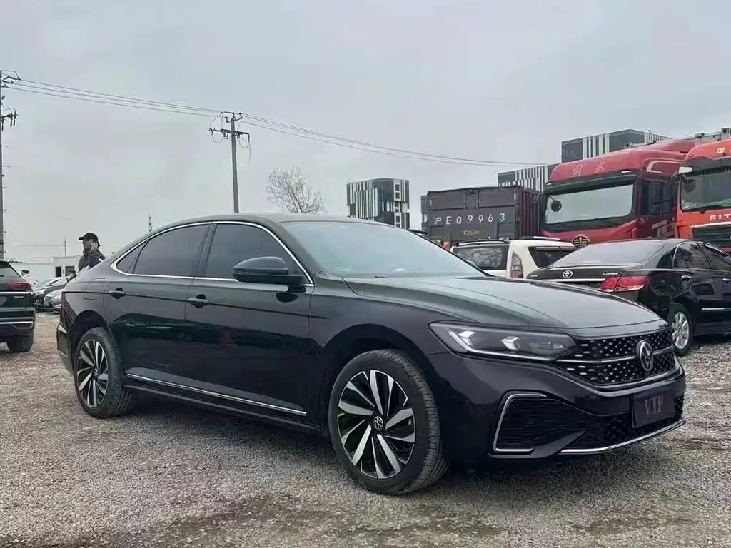 VOLKSWAGEN PASSAT 2022