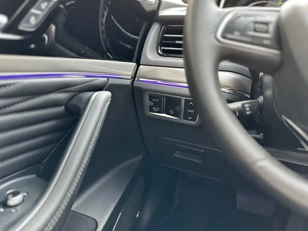HONGQI HS5 2023