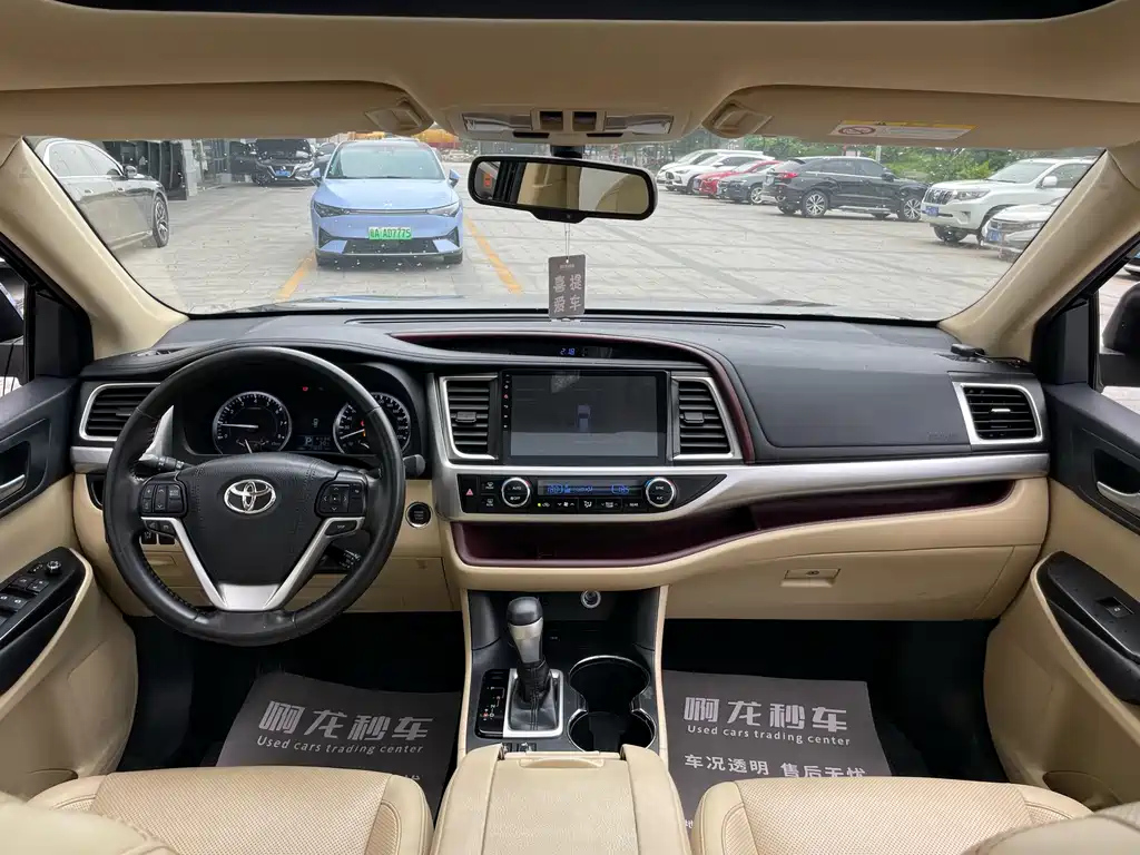 TOYOTA HIGHLANDER 2017